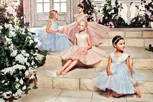 Парча, золотая вышивка и шелк — наряды для принцев и принцесс в коллекции Bibiona Couture