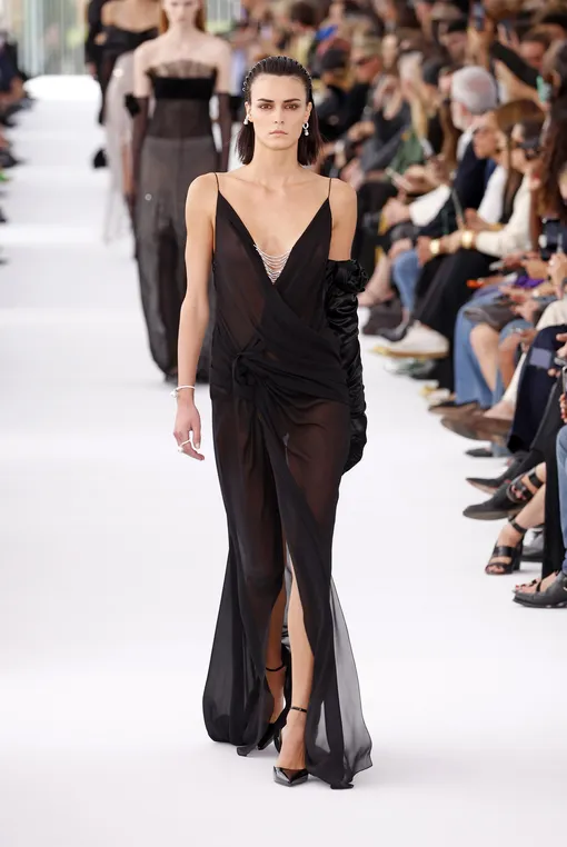 Givenchy весна-лето 2024 Givenchy весна-лето 2024