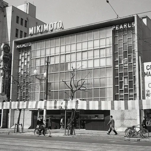 Здание компании Mikimoto в Токио, 1950-е годы Здание компании Mikimoto в Токио, 1950-е годы