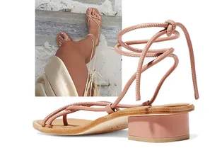 «Невидимые» сандалии на завязках: 8 лучших решений для жарких летних будней