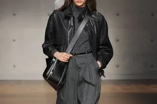 Не дожидаясь лета: с чем носить шорты-бермуды прямо сейчас Не дожидаясь лета: с чем носить шорты-бермуды прямо сейчас