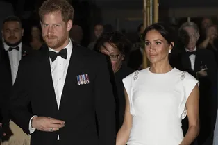 Гардероб за 10 миллионов: 18 самых эффектных нарядов Меган Маркл в туре по Австралии и Новой Зеландии