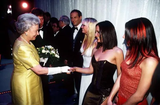 С группой Spice Girls, 1997 год
