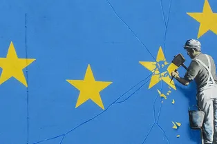 Демонтаж звезды: Бэнкси создал граффити о Брексите