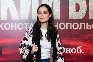 Юлия Снигирь, Евгений Цыганов, Ксения Раппопорт на премьере фильма «Русский бес»