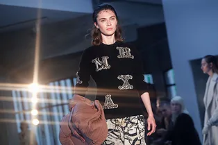 Монохром и минимализм в коллекции Max Mara Resort — 2019