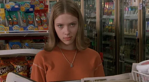 16-летняя Скарлетт Йоханссон в фильме «Призрачный мир», 2001 16-летняя Скарлетт Йоханссон в фильме «Призрачный мир», 2001