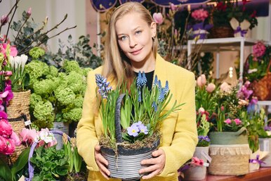 Благотворительная выставка и цветочная ярмарка: где была светская Москва на этой неделе