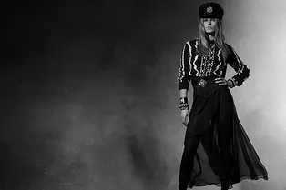 Подкаст недели: прямое включение из ателье Chanel Métiers d’art