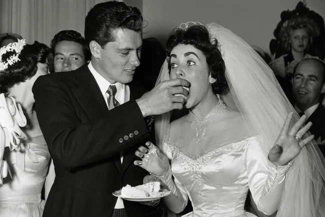 7 мужей и 8 браков: история бурных романов Элизабет Тейлор