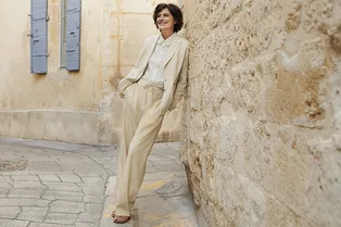 Рубашки с мужского плеча, платья с низкой талией и другие маст-хэвы настоящей француженки, по мнению Инес де ля Фрессанж