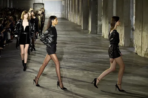 Saint Laurent весна-лето 2017 Saint Laurent весна-лето 2017