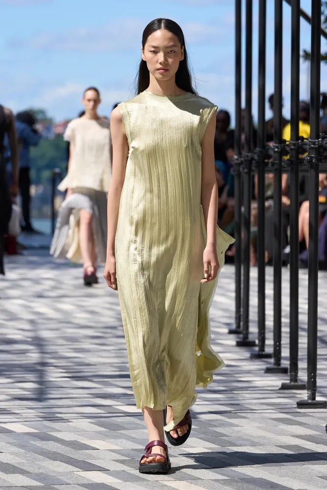 Jason Wu весна-лето 2025 Jason Wu весна-лето 2025