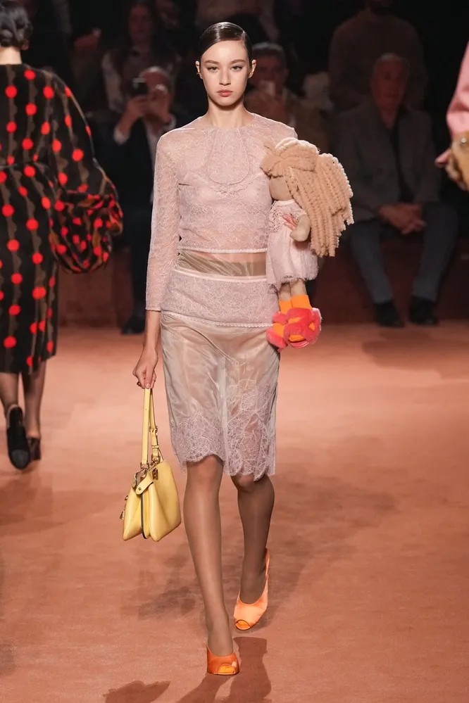 Fendi осень-зима 2025/26 Fendi осень-зима 2025/26