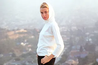 Косынка Грейс Келли: 5 способов носить знаменитый аксессуар княгини Монако