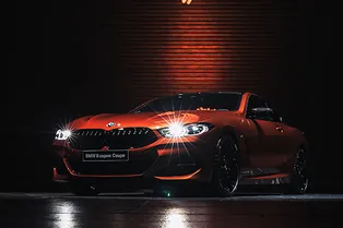 BMW представили спортивный автомобиль на исторической сцене Большого