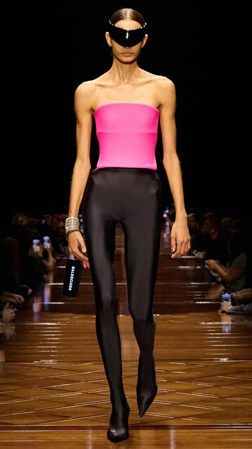Balenciaga весна-лето 2025 Balenciaga весна-лето 2025