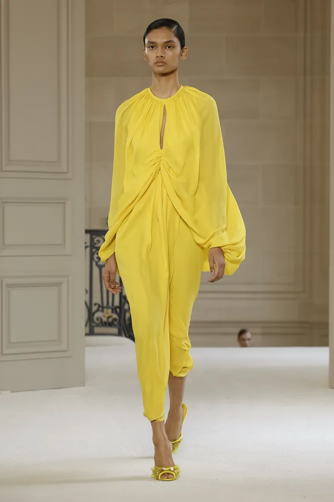 Giambattista Valli весна-лето 2025 Giambattista Valli весна-лето 2025