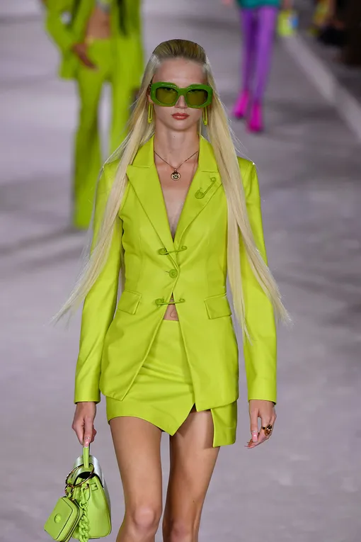 Versace весна-лето 2022 Versace весна-лето 2022