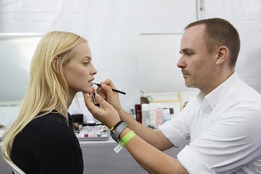 Набор Dior Mirror Eyes в ЦУМе Набор Dior Mirror Eyes в ЦУМе