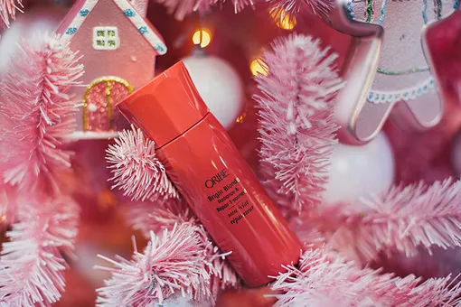 Спрей для блеска и восстановления светлых волос Bright Blonde Radian & Repair Treatment, Oribe Спрей для блеска и восстановления светлых волос Bright Blonde Radian & Repair Treatment, Oribe