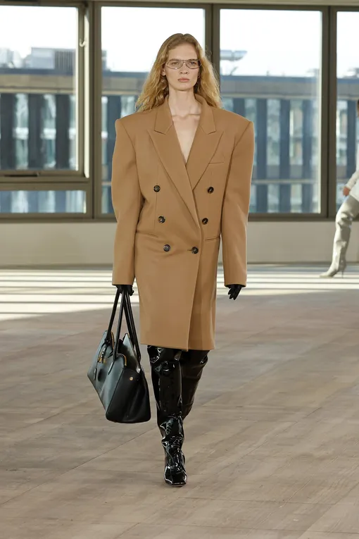 Stella McCartney осень-зима 2025/26 Stella McCartney осень-зима 2025/26