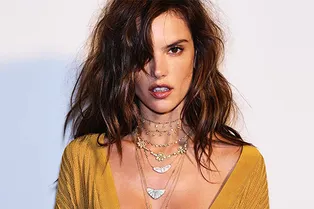 Как Алессандра Амбросио ухаживает за волосами