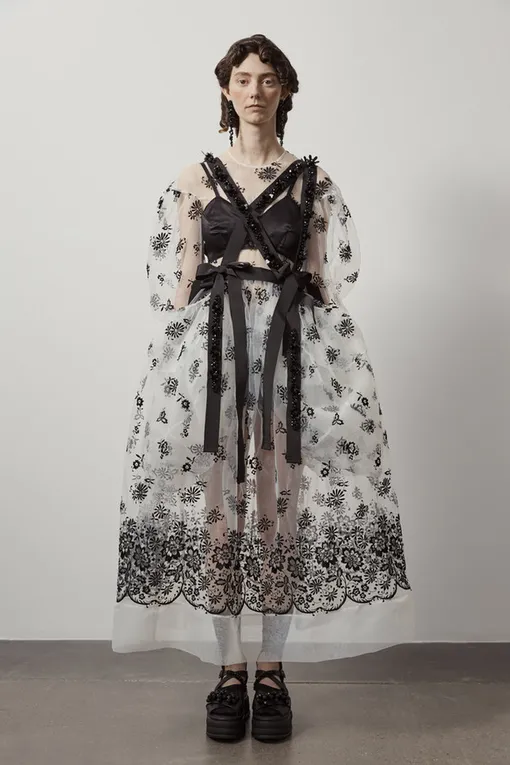 Simone Rocha весна-лето 2021 Simone Rocha весна-лето 2021