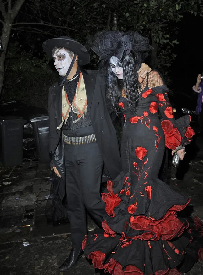 Джейми Хинс и Кейт Мосс в костюмах с мексиканского Дня мертвых