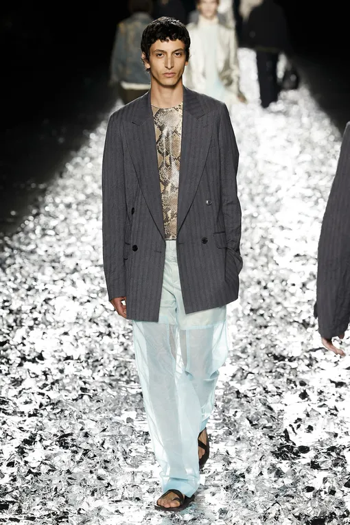 Dries Van Noten весна-лето 2025 Dries Van Noten весна-лето 2025