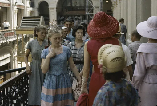 Реакция на моделей Christian Dior, московский ГУМ, 1959 год
