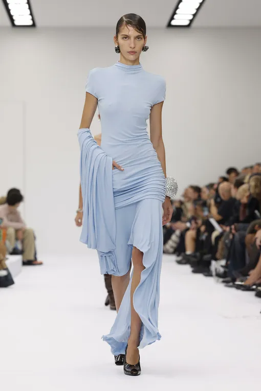 Acne Studios весна-лето 2025 Acne Studios весна-лето 2025