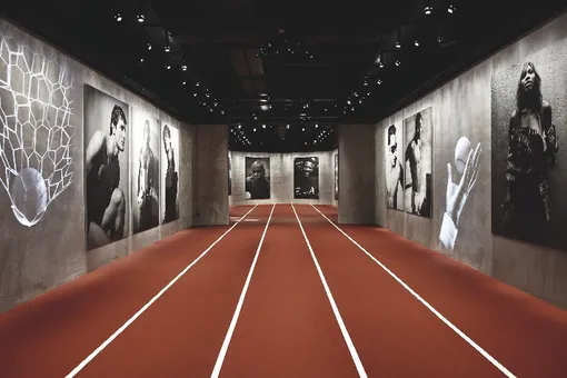 В Милане официально открылась выставка Giorgio Armani