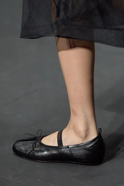 Simone Rocha весна-лето 2024 Simone Rocha весна-лето 2024