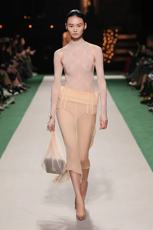 Victoria Beckham весна-лето 2025