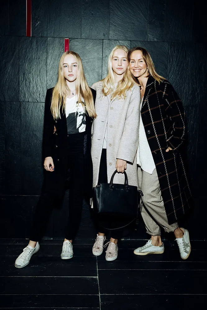 Светлана Родина с дочерьми