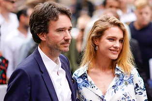 Цветущая Наталья Водянова и счастливый Антуан Арно на показе Dior Homme