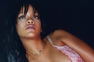 Рианна опубликовала первый проморолик своей линии белья, и он вам очень понравится