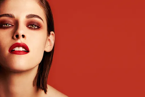 Кристен Стюарт в рекламной кампании коллекции Chanel Le Rouge — Collection №1