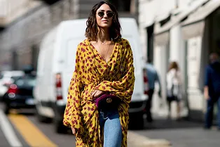 Платье плюс брюки: 10 вариантов ультрамодного сочетания от звезд стритстайла