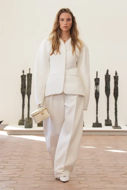 Jacquemus весна-лето 2024 Jacquemus весна-лето 2024