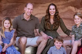 Принц Уильям и Кейт Миддлтон поделились традиционной рождественской открыткой