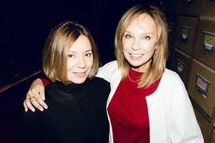 Саша Новикова и Алена Долецкая на открытии выставки «Главные кадры»
