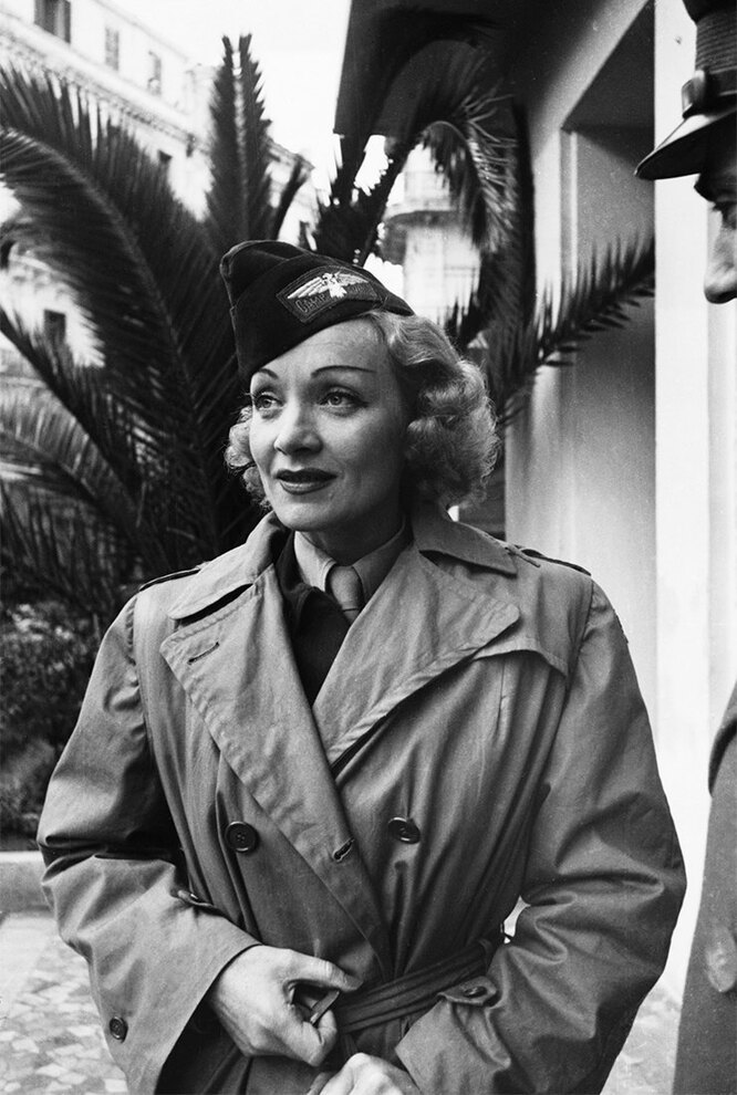 Марлен Дитрих, 1944
