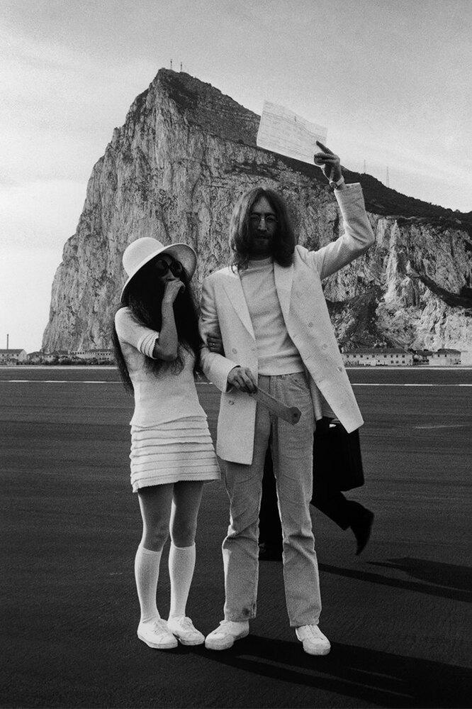 Йоко Оно и Джон Леннон на Гибралтаре, 20 марта 1969 года
