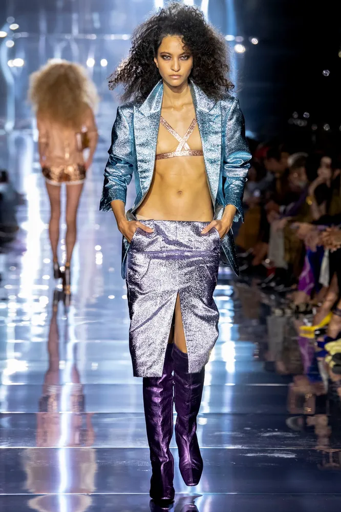 На показе TOM FORD весна-лето 2023