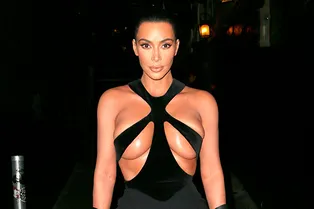 «Засветили» больше, чем стоило бы: 10 скандальных выходов звезд