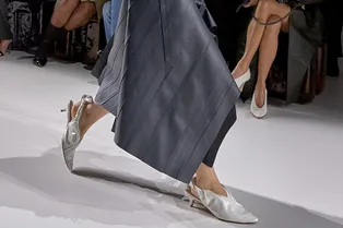 Это не просто туфли. Это пара, которая станет главным акцентом образа Это не просто туфли. Это пара, которая станет главным акцентом образа