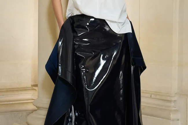 Самая модная юбка весны-2026 — непременно из этого материала