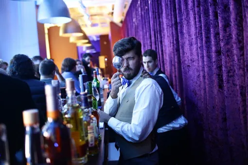 Новое место: Cabinet Bar Новое место: Cabinet Bar